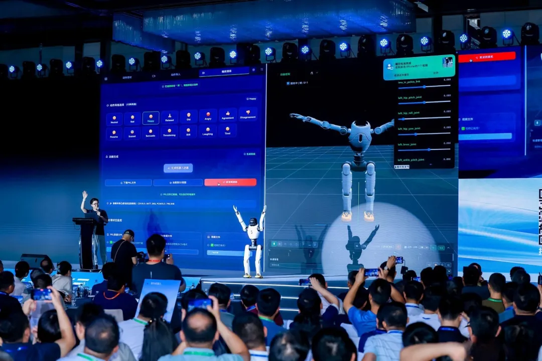 2025年8月，稚晖君在智元机器人发布会